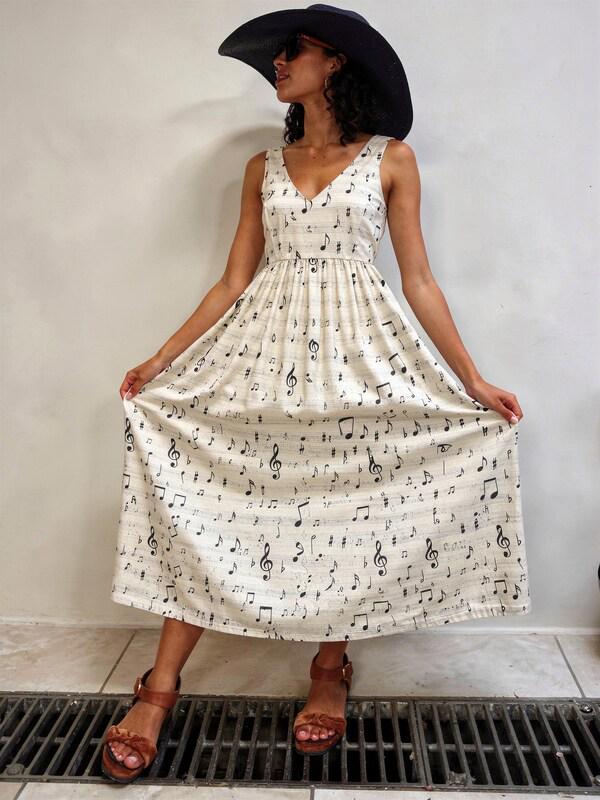 Sonniges Sommerkleid für einen entspannten Tag