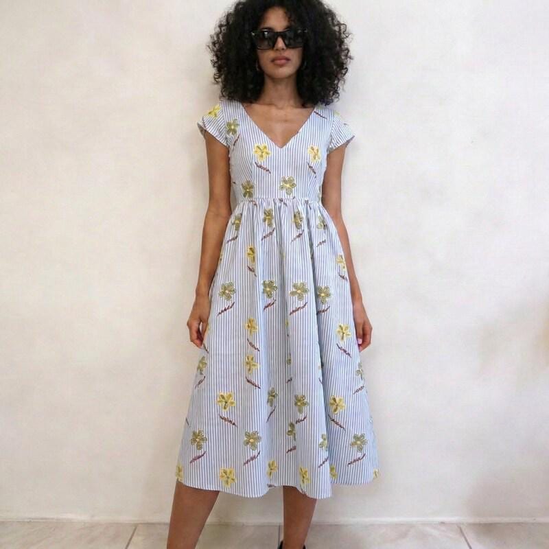 Sonniges Sommerkleid für einen entspannten Tag
